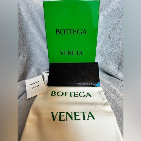 NEW Bottega Veneta Leather Wallet - Picture 7 of 7
